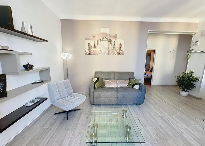 Rol2 - Beau 2 Pieces Avec Balcon Et Vue Mer Laterale