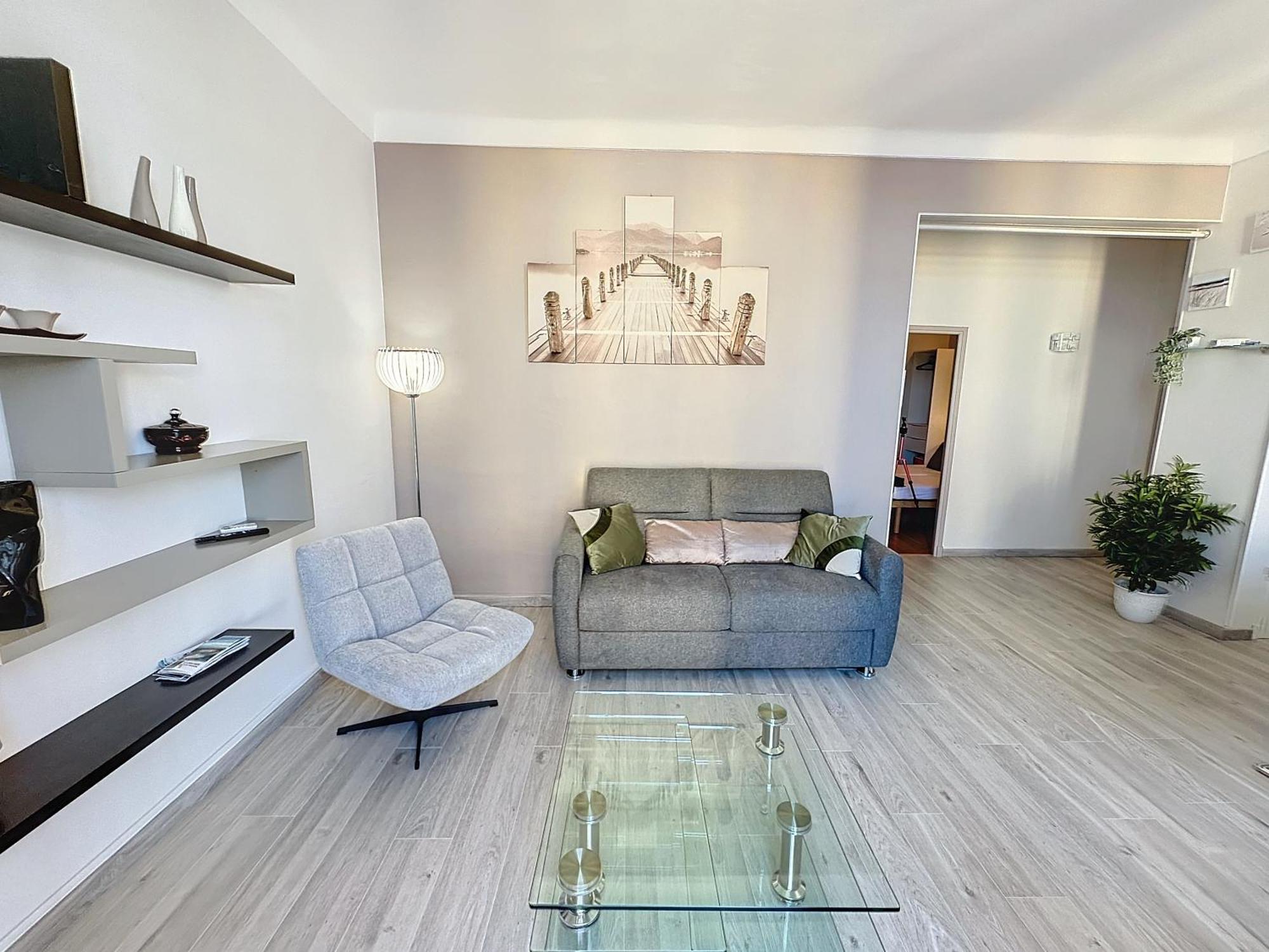 Rol2 - Beau 2 Pieces Avec Balcon Et Vue Laterale Appartement *